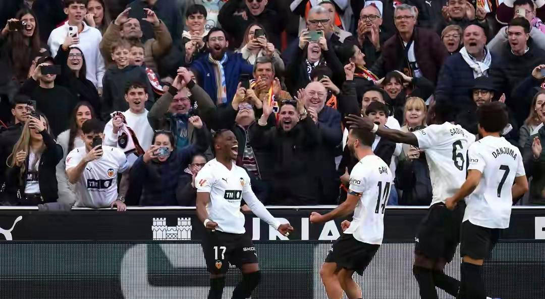 重磅！今晚皇家社会调整名单以备意大利杯国际比赛日毕尔巴鄂竞技备战足总杯，尤文图斯清晨止住颓势的简单介绍